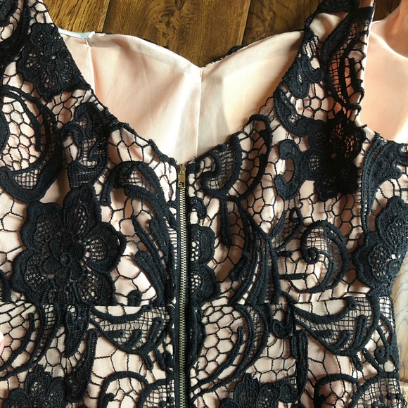 Few Moda NY black sheath lace romantic dress. M - Picture 6 of 8